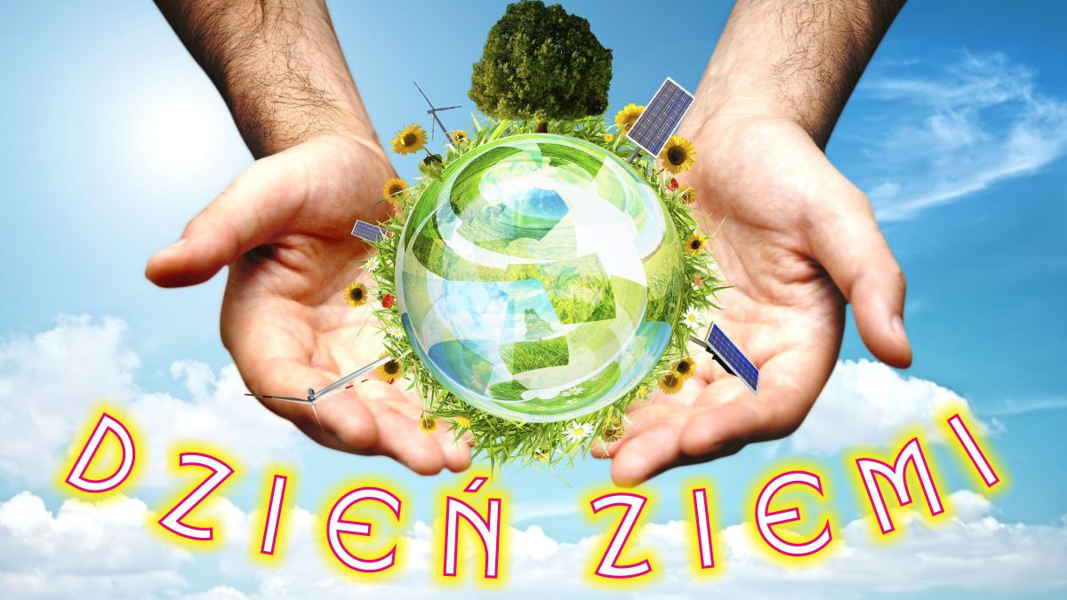 Dłonie trzymające małą ziemię